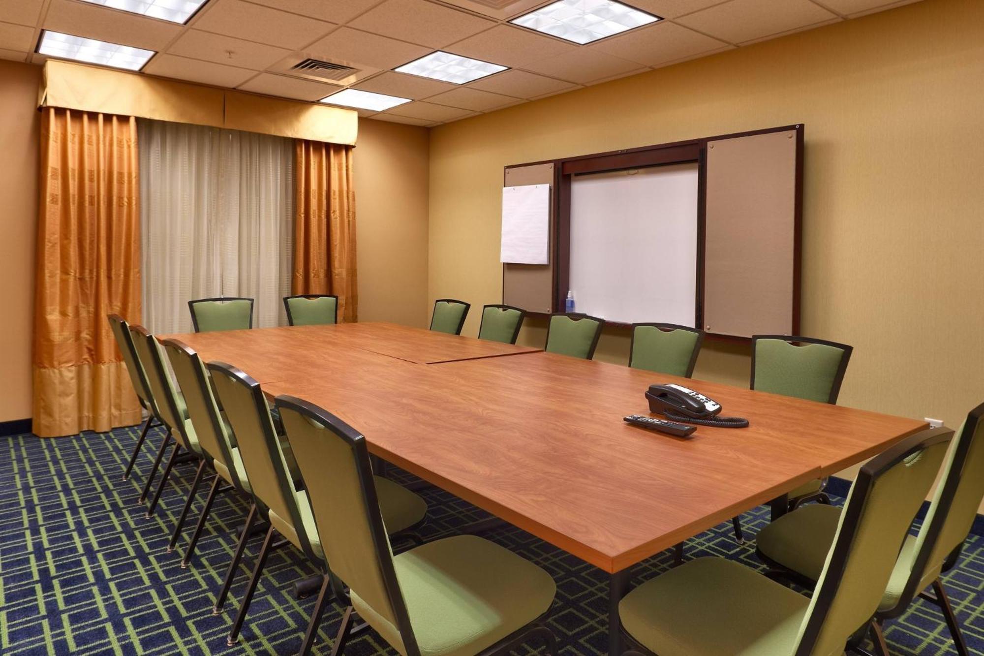 Fairfield Inn And Suites By Marriott Laramie Bagian luar foto